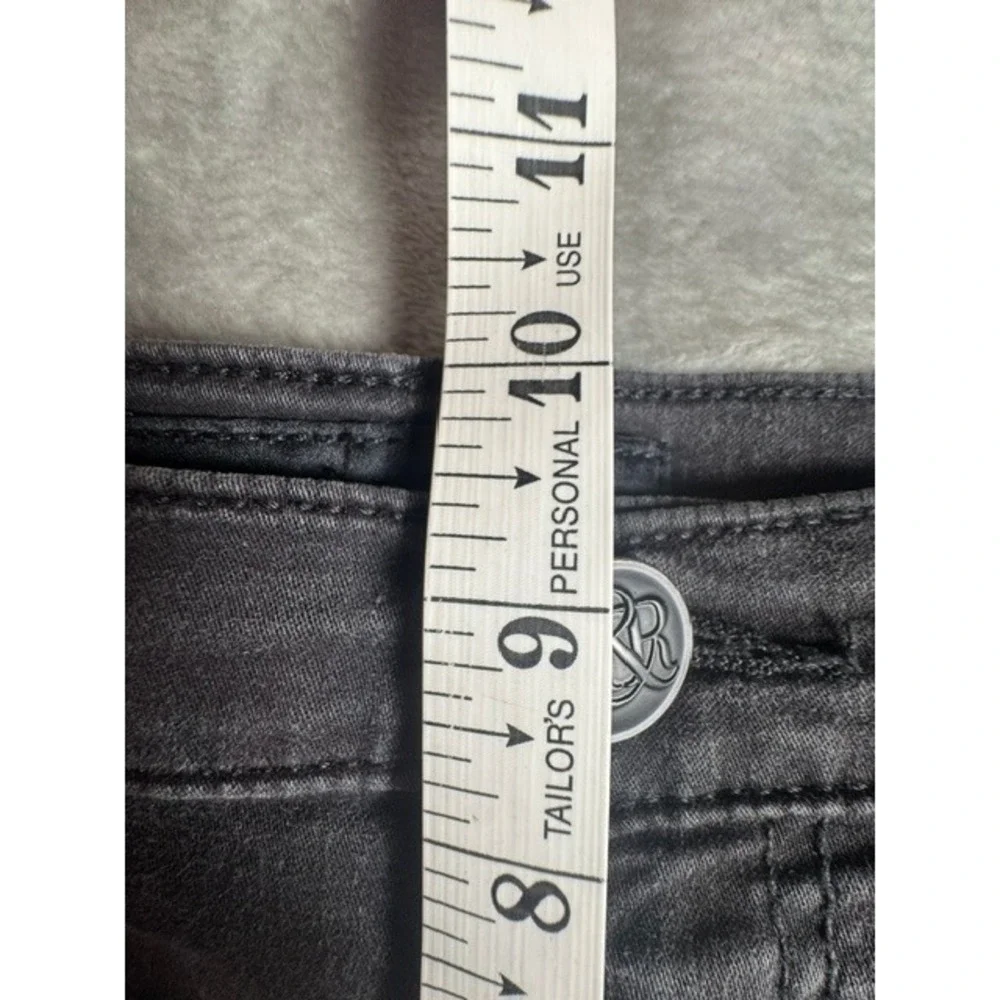 Rock & Republic Shorts Womens 16 M Berlin Gray Denim Bermuda Stretch Knee Length